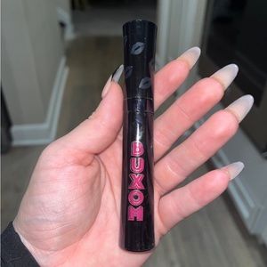 Buxom pin up plum shiny liquid lipstick